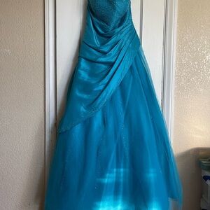 Elegant Teal Strapless Gown